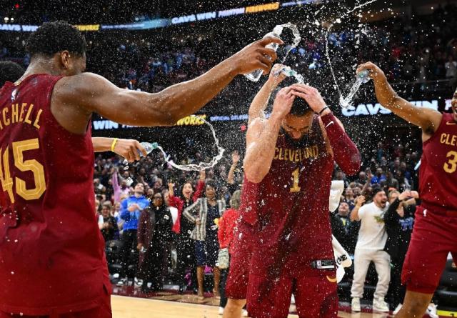 app下载-17米开外超远狙杀 斯特鲁斯:这球出手我感觉就有