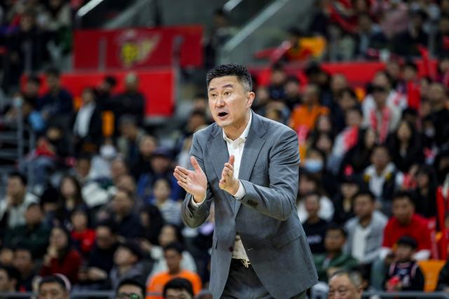 锁定季后赛席位也不能放松,前四争夺战同样激烈