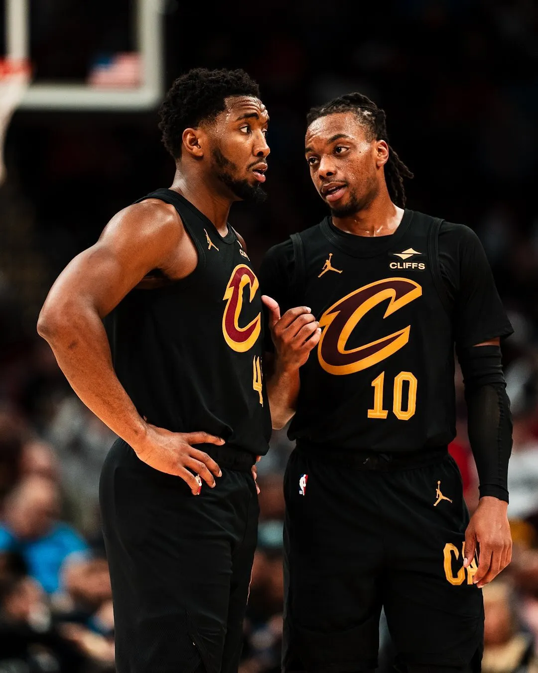 hth sports-拆队倒计时!东部第八+被自家球迷嘘,2.2亿豪阵啊,就这表现?