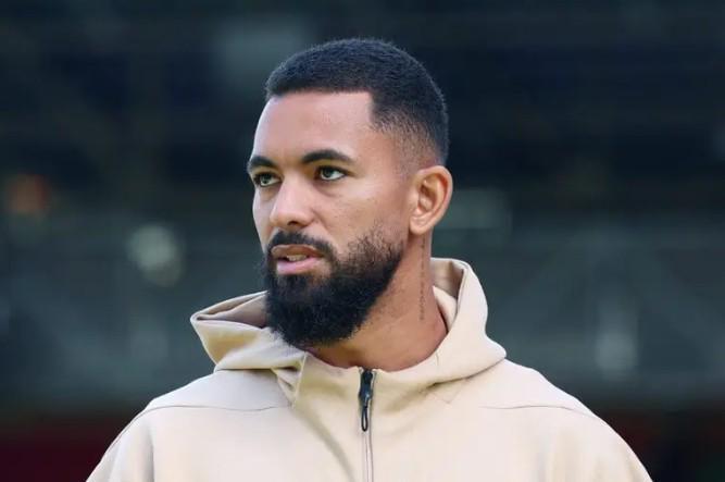 hth sports-TA：维拉正认真考虑签回道格拉斯-路易斯，目前尚未开启谈判