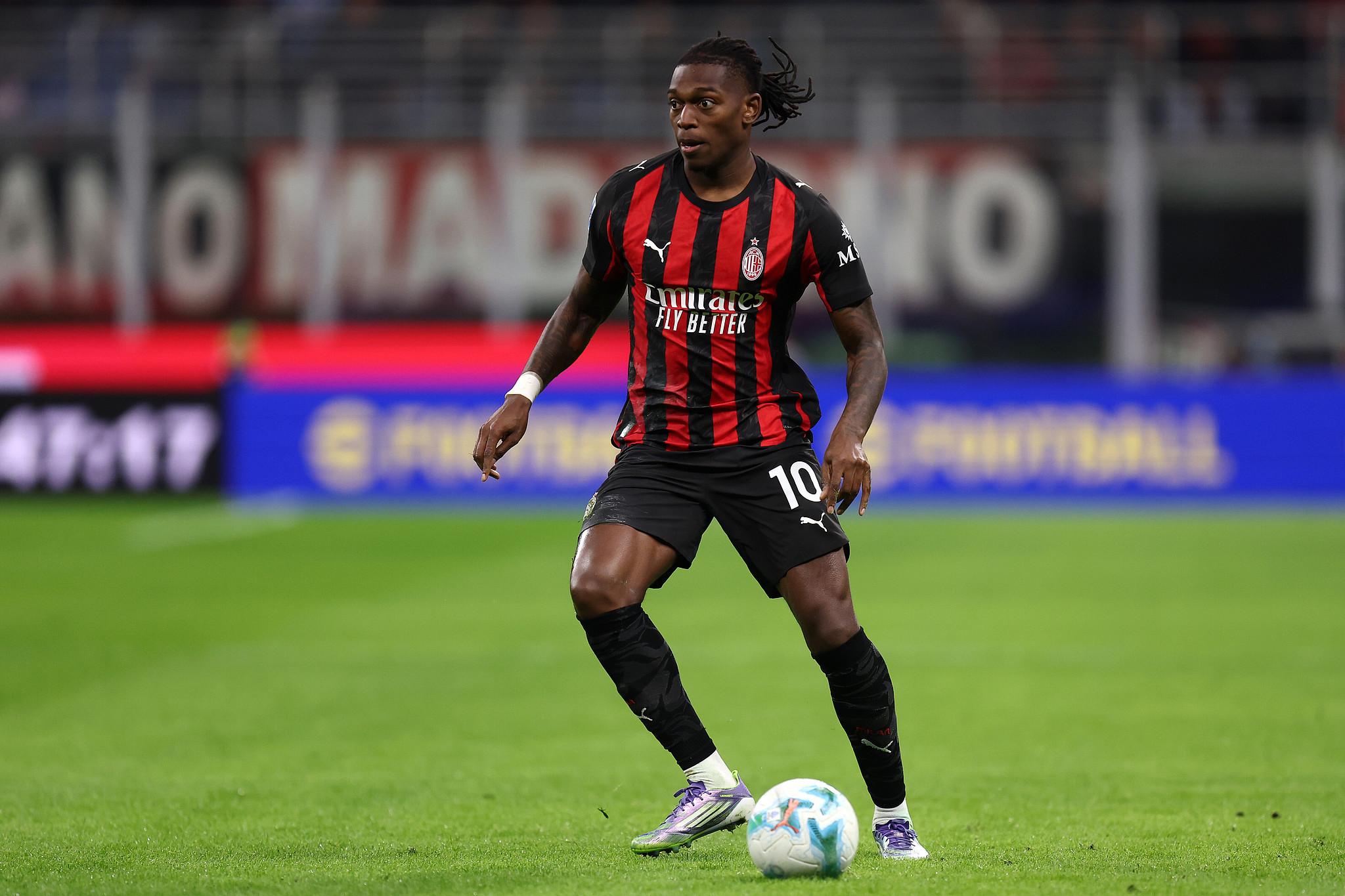 米兰，阿莱格里为莱奥担忧：耻骨问题风险及需谨慎使用的原因。最新消息